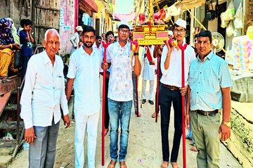 क्षमावाणी पर्व : जलयात्रा महोत्सव पर निकाली शोभायात्रा ‘क्षमा शब्द जीवन की आधारशिला’ ... देखें वीडियो ...