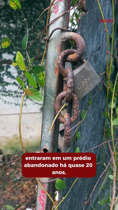PM retira famílias que invadiram prédio em Itajaí