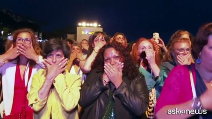 "Moi aussi", il corto di denuncia a Cannes raccoglie applausi e commozione in riva al mare