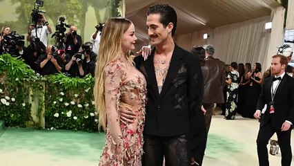 Damiano David, trasparenze e sensualità: al Met Gala 2024 con la fidanzata Dove Cameron