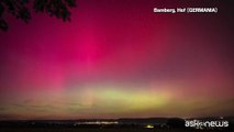 Lo spettacolo dell'aurora boreale nei cieli d'Europa durante la tempesta solare