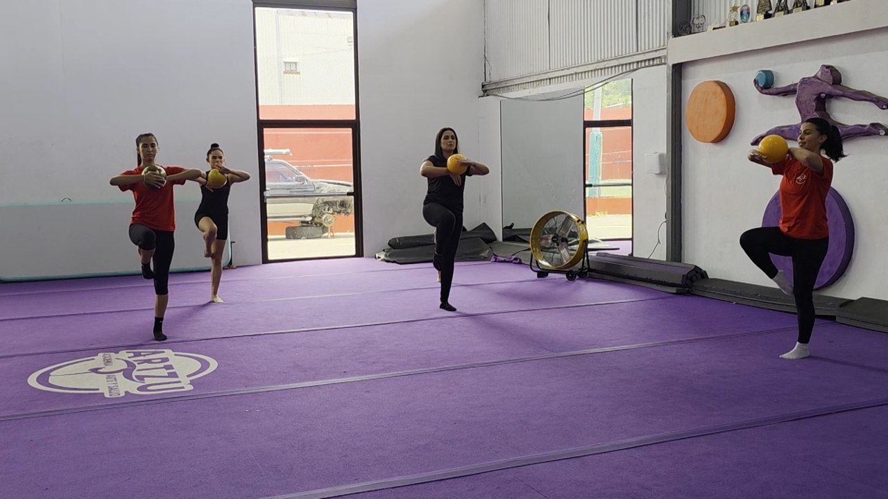 mqn-Un reto entre cintas y aros: descubriendo la gimnasia rítmica-080925