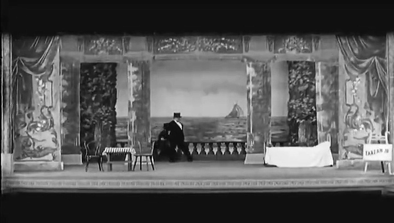 🎬 Buster Keaton – The Play House (1921) | Silent Comedy Short 🎭