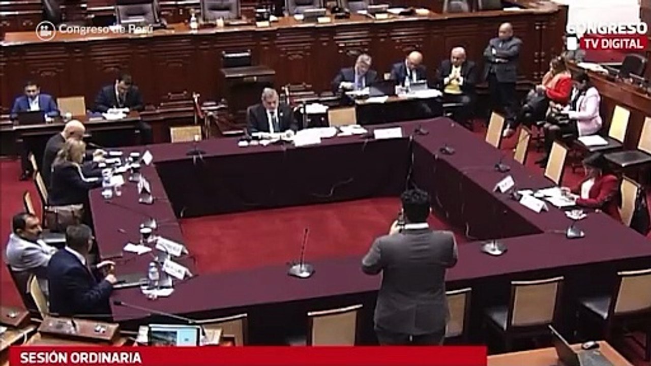Congreso de Perú votará moción para declarar persona non grata a Sheinbaum