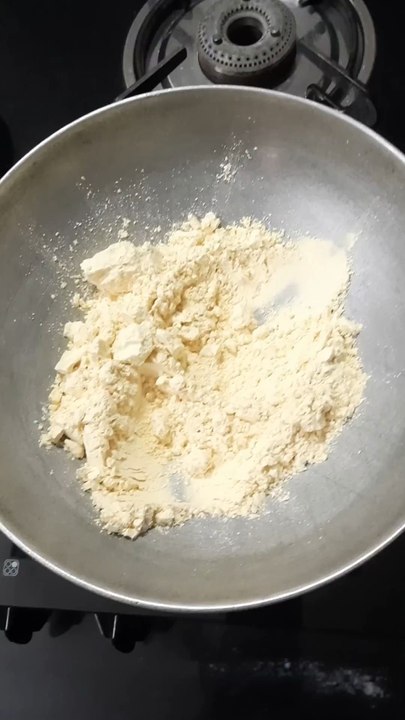 मारवाङी तरीके से बेसन की मिर्ची कैसे बनाते हैंMarwari tarike se besan mirchi reciep#virwldish #food #homemade #indianfood #yummy #foodblogger #foodie #instafood #Instagramshorts #viral #viralreels #viraldishopeevideo #mirchi