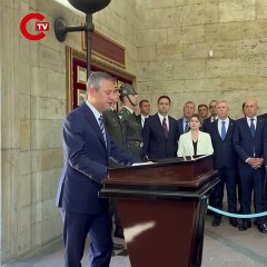 CHP 102 yaşında... Genel Başkan Özel Anıtkabir'de Bugün ağır saldırılar altında olan partimizi ne olursa olsun savunacağız