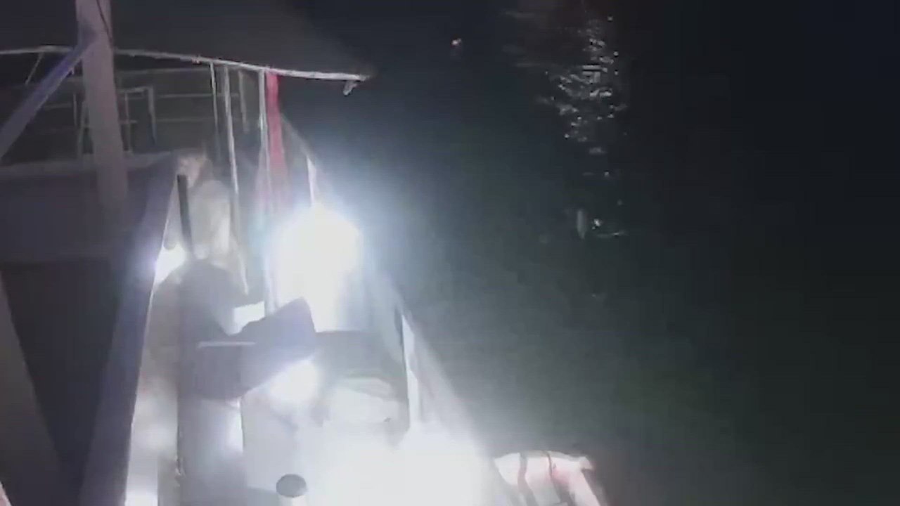 A drone attacks the ship carrying aid to Gaza, carrying Greta Thunberg