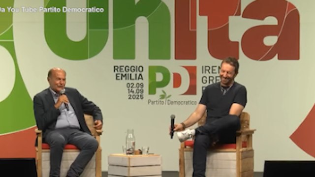 I paragoni musicali di Bersani con la politica italiana: «Schlein come gli Oasis, Meloni soprano, Salvini sogna Springsteen ma...»