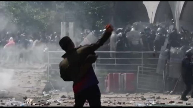 Nepal, dopo le violenti proteste sbloccato l'accesso ai social media