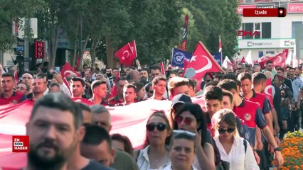 İzmir'de 350 metrelik Türk bayrağı ile Zafer Yürüyüşü