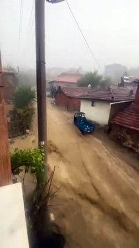 Flash Flooding Hits Aşdağul, Çorum, Turkey After Intense Rainfall 🌧️🇹🇷