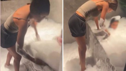 In casa Matri la schiuma invade il bagno: che risate con Federica Nargi!