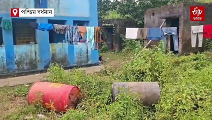 স্কুলের শ্রেণিকক্ষ দখল করে থাকছেন নির্মাণ শ্রমিকরা, লাটে পঠনপাঠন