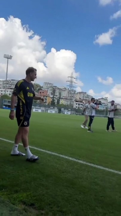 İrfan Can Kahveci'den Mert Hakan ve Kerem paylaşımı