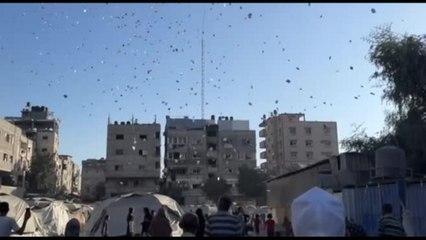 Pioggia di volantini su Gaza, ai residenti: "Andate via"
