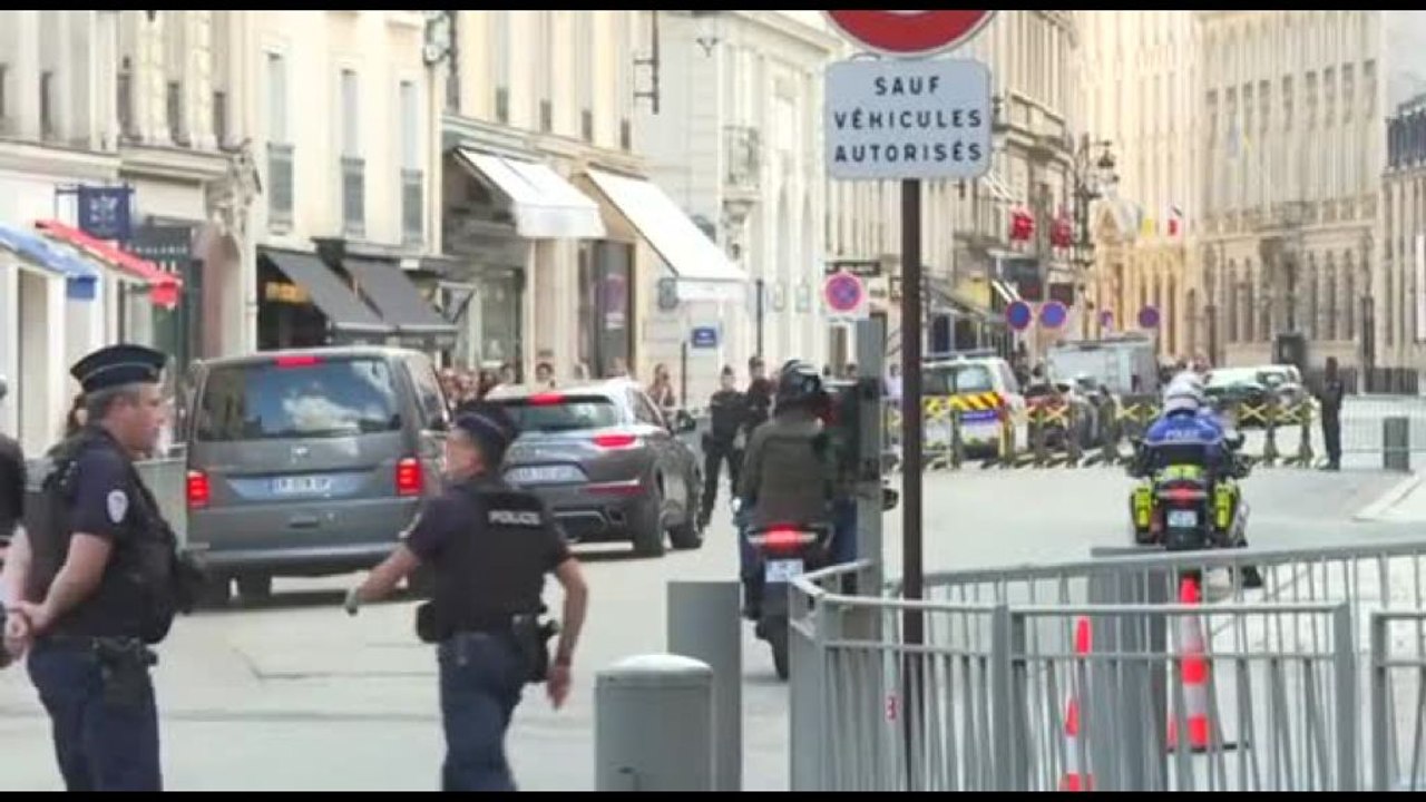 Francia, Bayrou arriva all'Eliseo per presentare le dimissioni