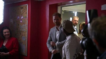 Prince Harry gets his groove on at recording studio