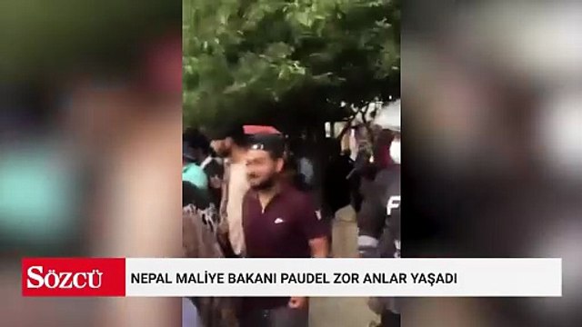 Nepal Başbakanı istifa edip helikopterle kaçtı