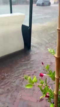 Nubifragio a Portoferraio: strade come fiumi, auto bloccate