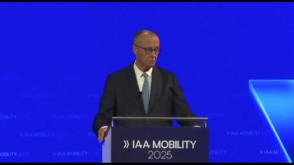 Auto, Merz: "Dall'Ue serve più flessibilità su transizione elettrica"