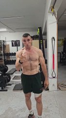 #3 Major Gérald explique l'exercice du jour : épaulé avec fente