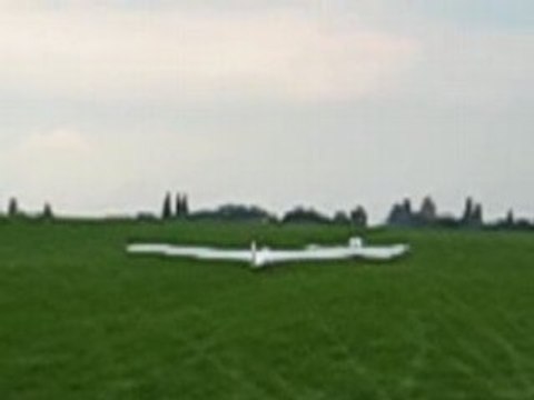 Mon premier vol solo en planeur (Temploux 2006)