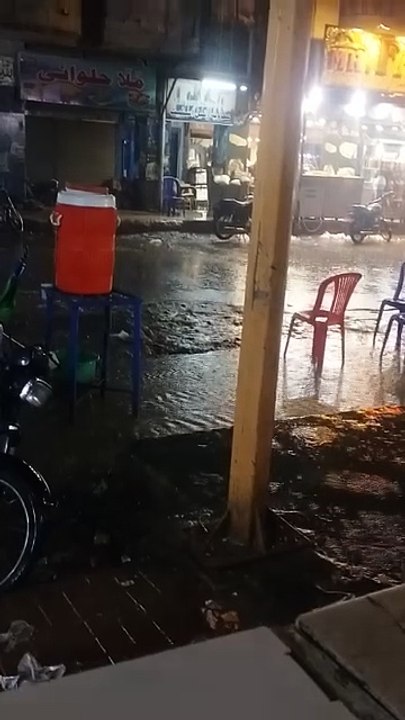 Heavy Rain Hits Karachi Today | PMD Issues Urban Flooding Alert