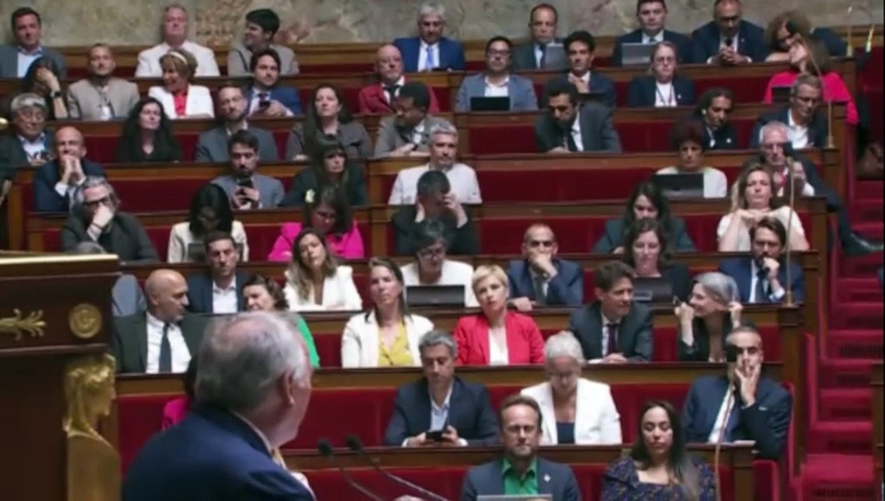 Bayrou formaliza su dimisión ante Macron, que debe ahora nombrar sustituto