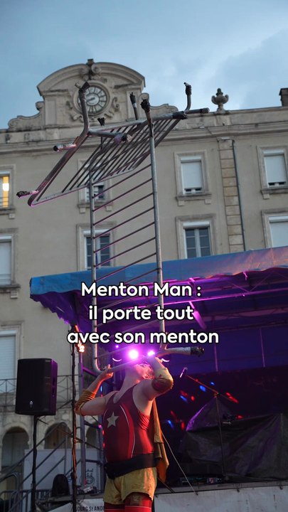 Dorian Didier, alias Menton Man, a un talent hors du commun : il peut soulever à peu près tout… avec son menton ! Pour neo, il revient sur cette capacité unique, son parcours et ses grandes ambitions ! 🦸‍♂️✨