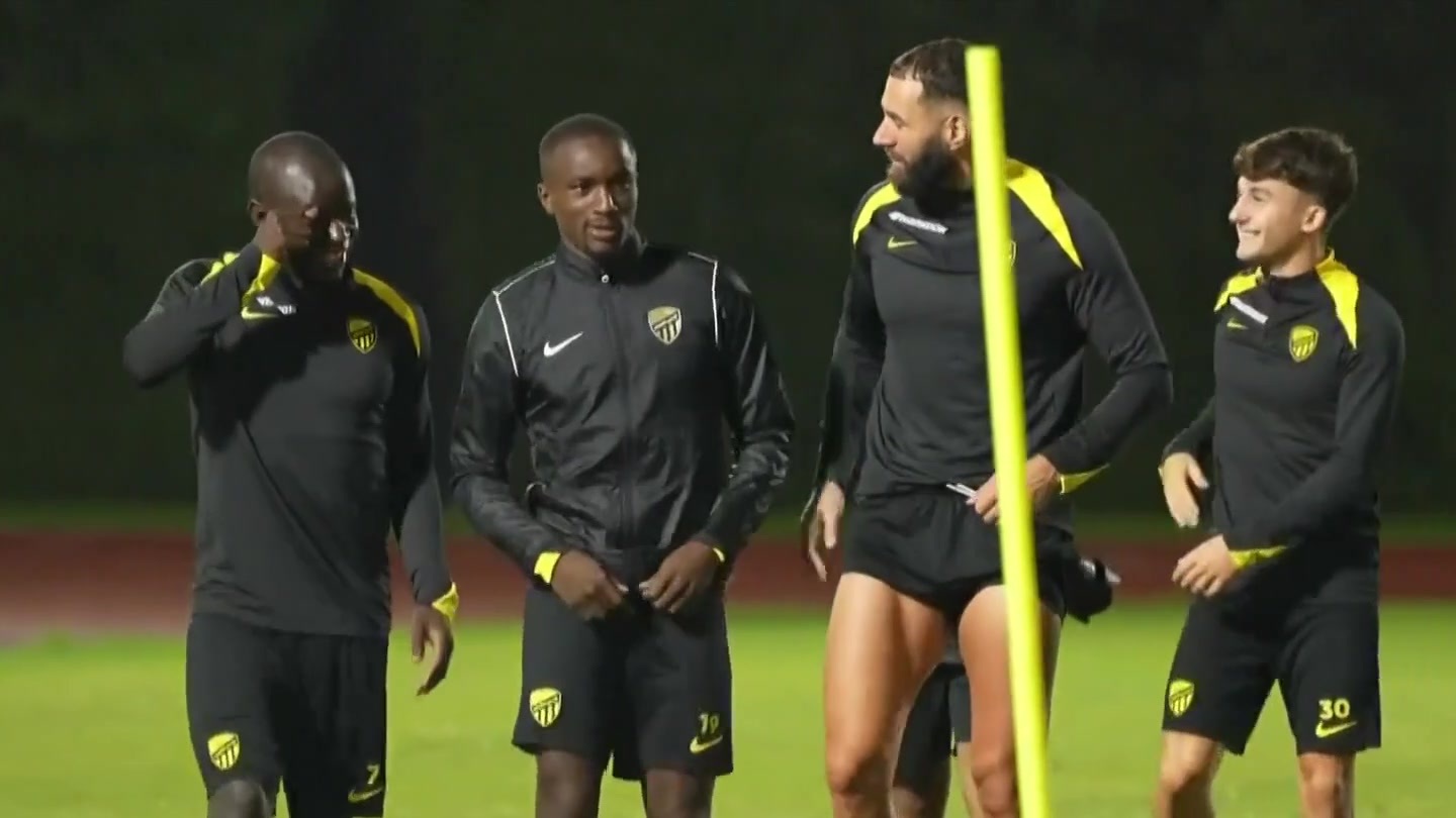 09 BENZEMA