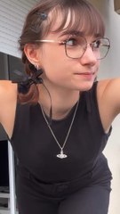 Être jugé ou recevoir des critiques, ça fait partie du voyage vers la réussite. Si tu te sens un peu gênant aujourd’hui, c’est que tu es sur la bonne voie !