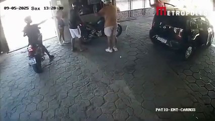 Noche de pasión termina en pánico: pareja asaltada al intentar disfrutar un momento íntimo (Video)