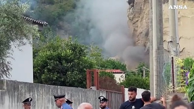 Napoli, esplosione in una fabbrica di fuochi d'artificio: nessuna vittima