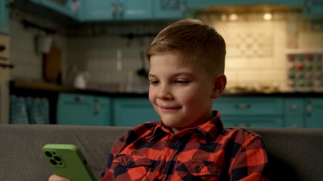 tn7-campaña-busca-proteger-a-niños-de-estafas-en-juegos-y-compras-por-internet-090925