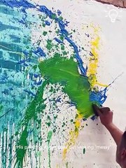 Mural artist breathes life into the old wall 🤩🖌