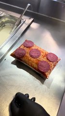 This is how you make a French taco with Paperoni gratin in the oven #BR3 #BR3Food #tacos #taco #streetfood