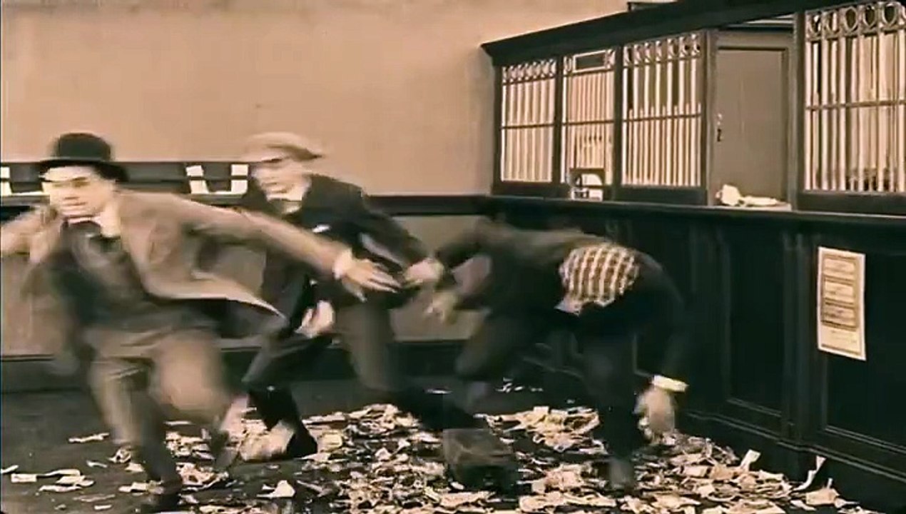 🎬 Buster Keaton – The Haunted House (1921) | Silent Comedy Short 🎭