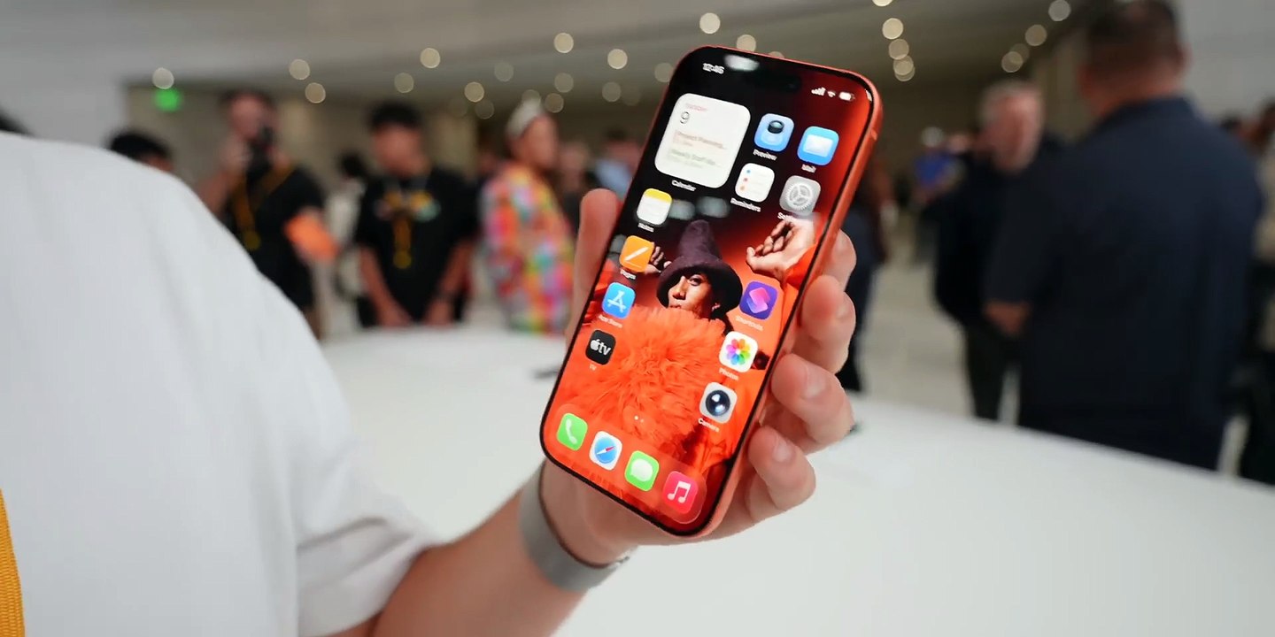 iPhone 17 Pro_ Hands-On First Look