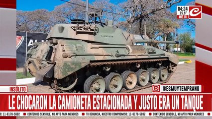 Insólito choque: camioneta fue embestida... ¡por un tanque de guerra!