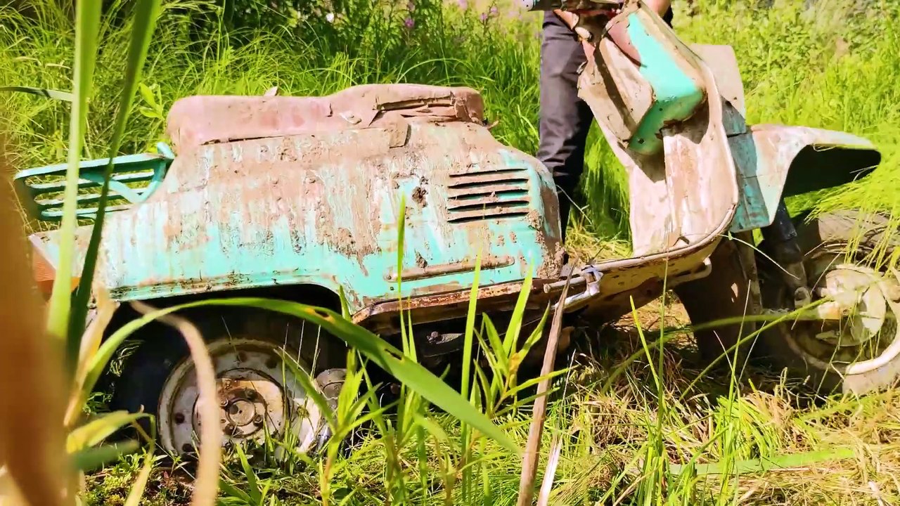 Restoration abandoned Piaggio Vespa Scooter _ Restoring and Repair rusty motorcycle Full Restoration