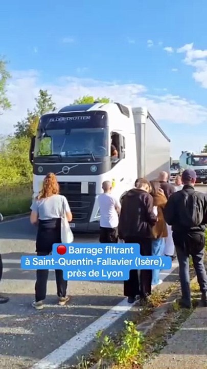 Bloquons tout le 10 septembre : Barrage filtrant à Saint-Quentin-Fallavier