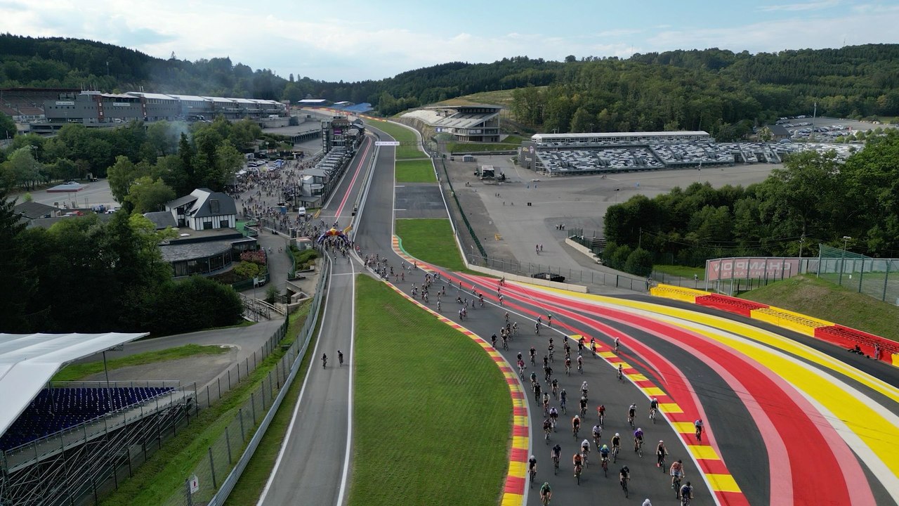La Wallonie vue du ciel - Le Circuit de Spa-Francorchamps à vélo (Cycl'On Track)