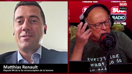 Un député sommé de décrocher son drapeau français