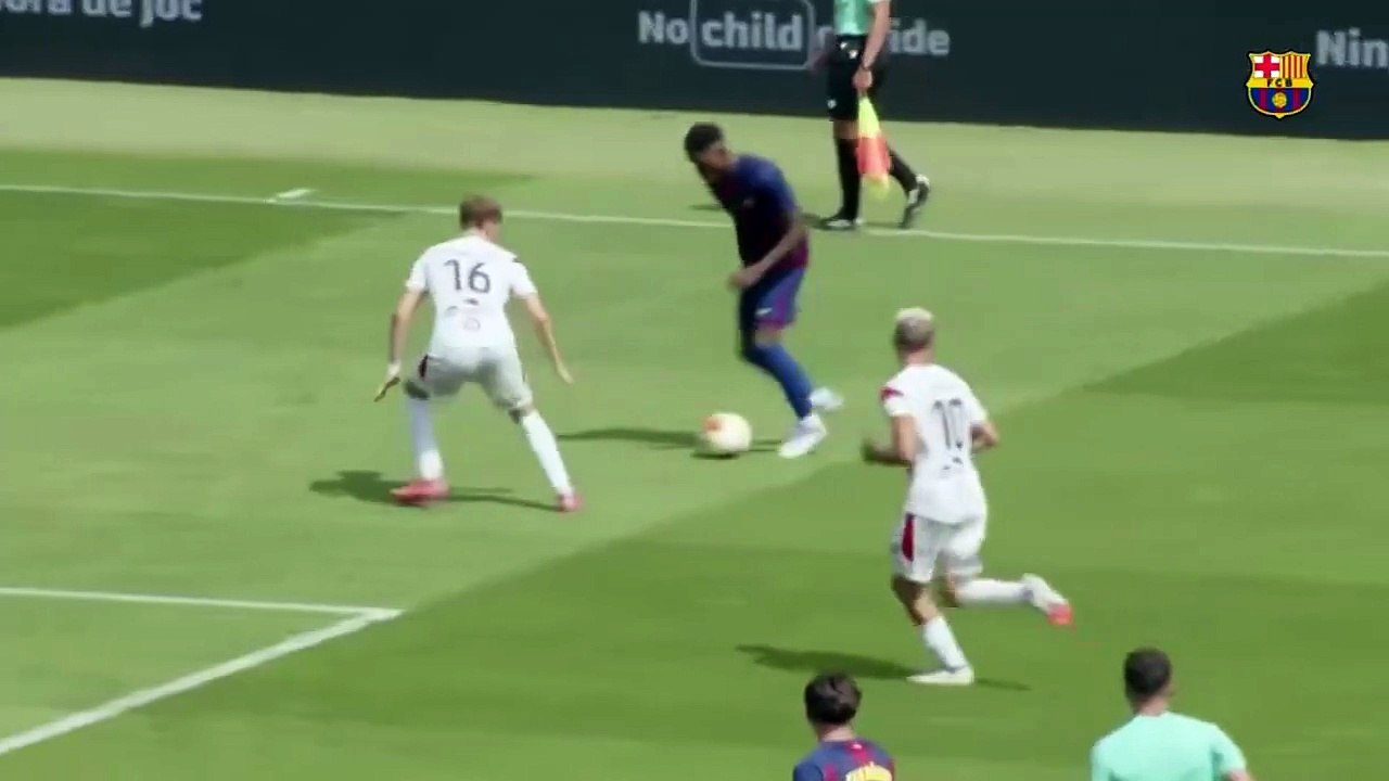 La brutal jugada de Sama Nomoko que termina en robo: penalti no pitado