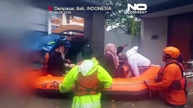 Inondazioni lampo e frane lasciano decine di morti o dispersi in Indonesia