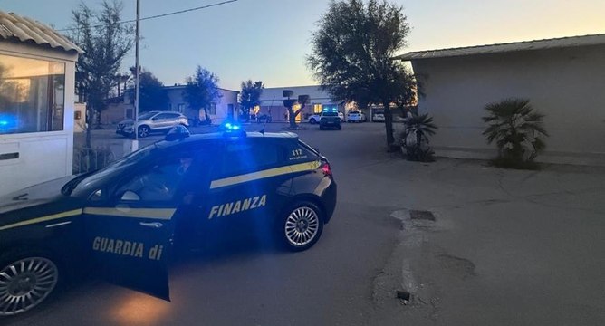 Castel Volturno, sequestrato il bar-ristorante di un lido: gestito da uomo vicino al clan dei Casalesi (10.09.25)