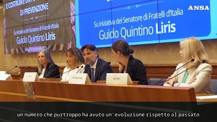 Telefono Amico: "In Italia 300 suicidi al mese"