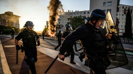 Landesweite Anti-Regierungs-Proteste in Frankreich