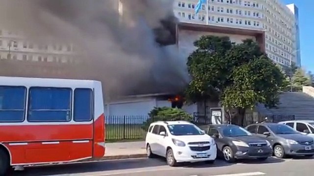 Combatieron un incendio en el edificio Libertad de Retiro