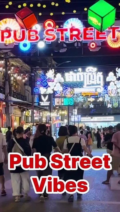 Siem Reap Pub Street Nightlife | Street Food & Party Vibes